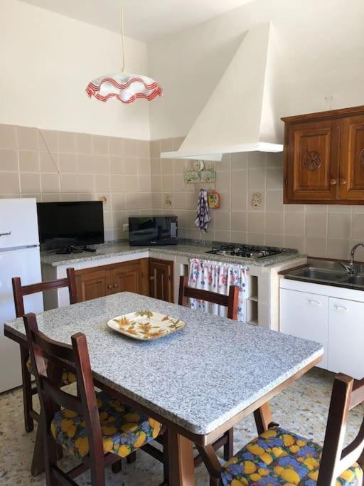Casa Indipendente Zona Centrale La Maddalena  Kültér fotó