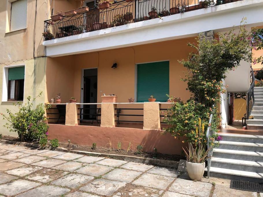 Casa Indipendente Zona Centrale La Maddalena  Kültér fotó