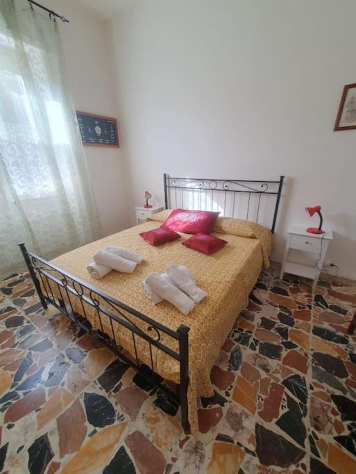 Casa Indipendente Zona Centrale La Maddalena  Kültér fotó