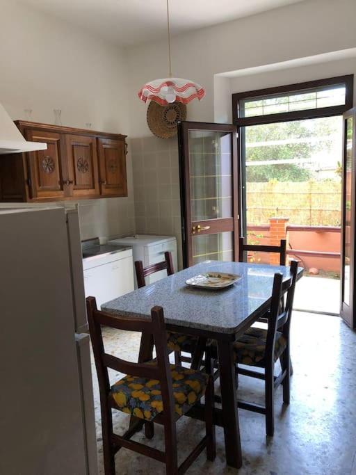 Casa Indipendente Zona Centrale La Maddalena  Kültér fotó